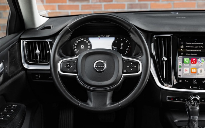 Volvo V60 cena 106900 przebieg: 143170, rok produkcji 2020 z Płońsk małe 781